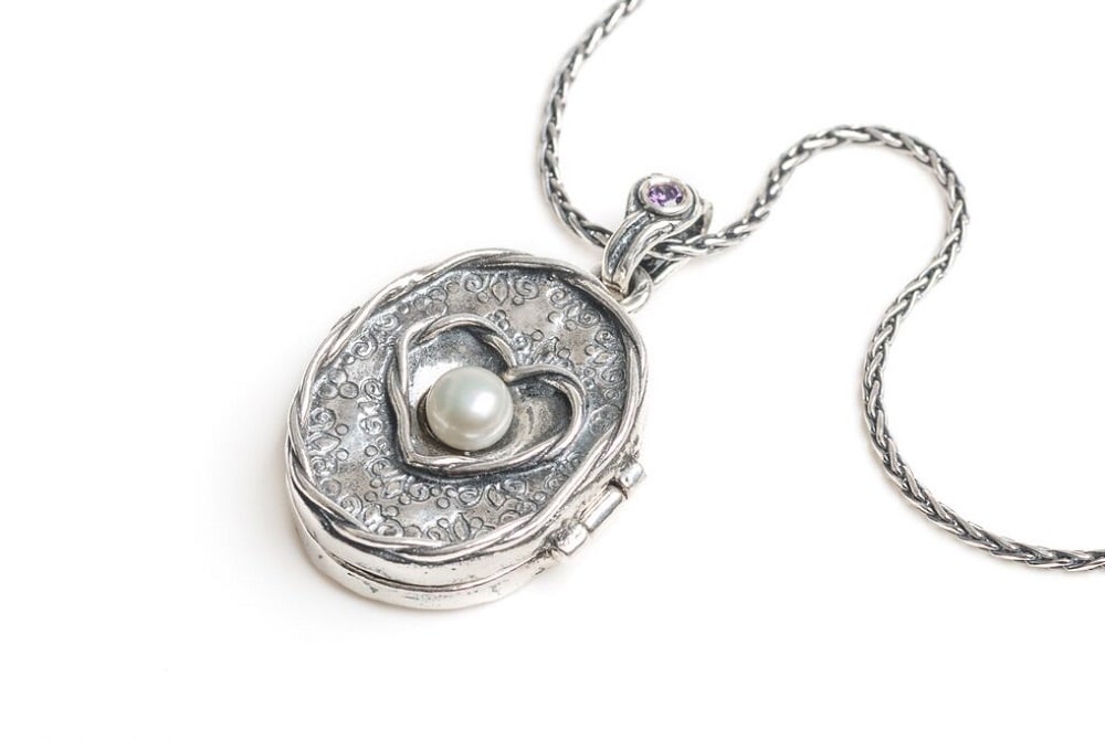 PEARL Heart Locket JNB New Testament